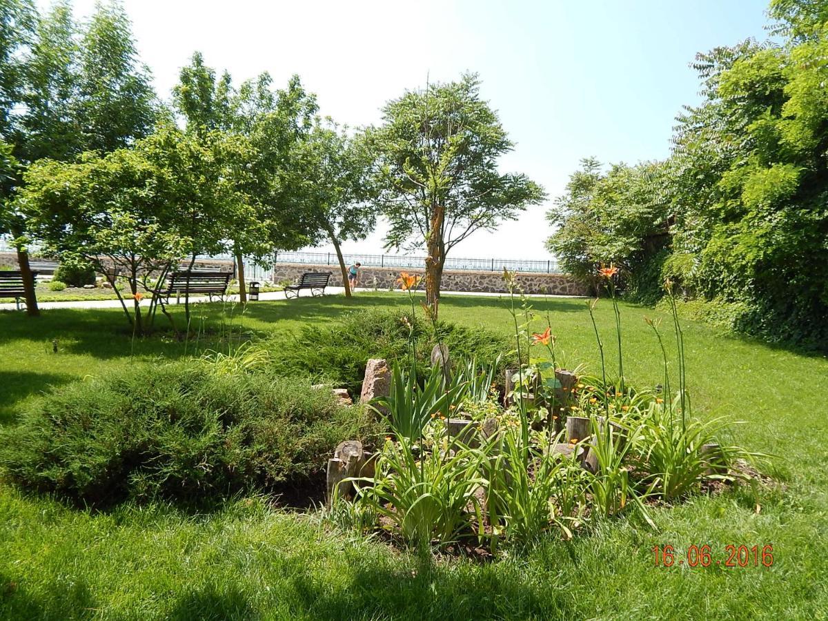 Отель Мелиоратор-Юг Kobleve Exterior foto